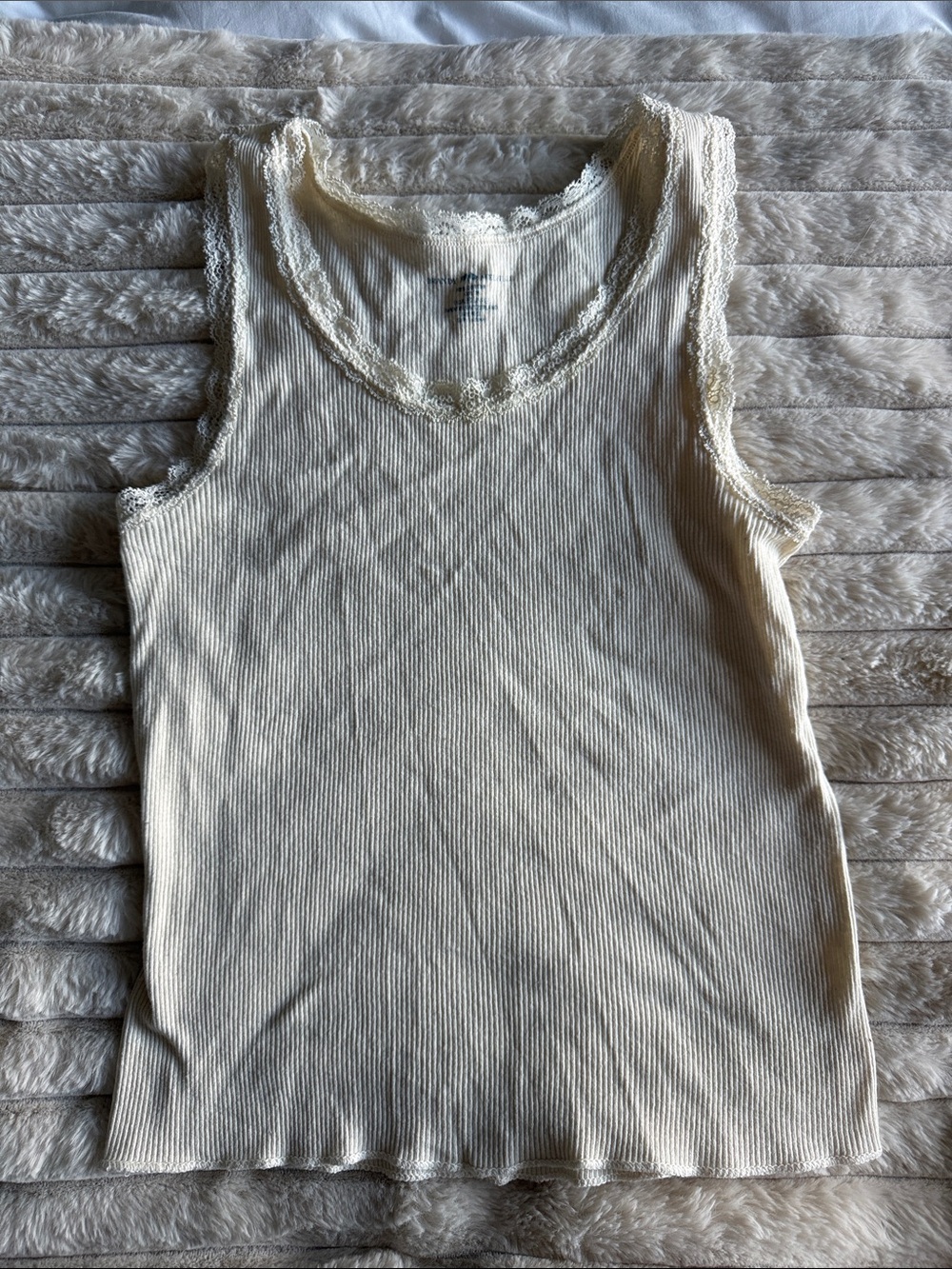 Brandy Melville Ribbed Lace-Trim Tank in Ivory